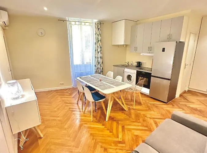 Superbe Appartament 3 Piece Dans Centre Ville